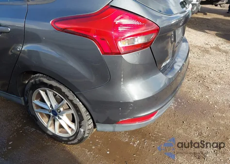 2016 Ford Focus Se z USA, uszkodzony, nr VIN 1FADP3K25GL362384